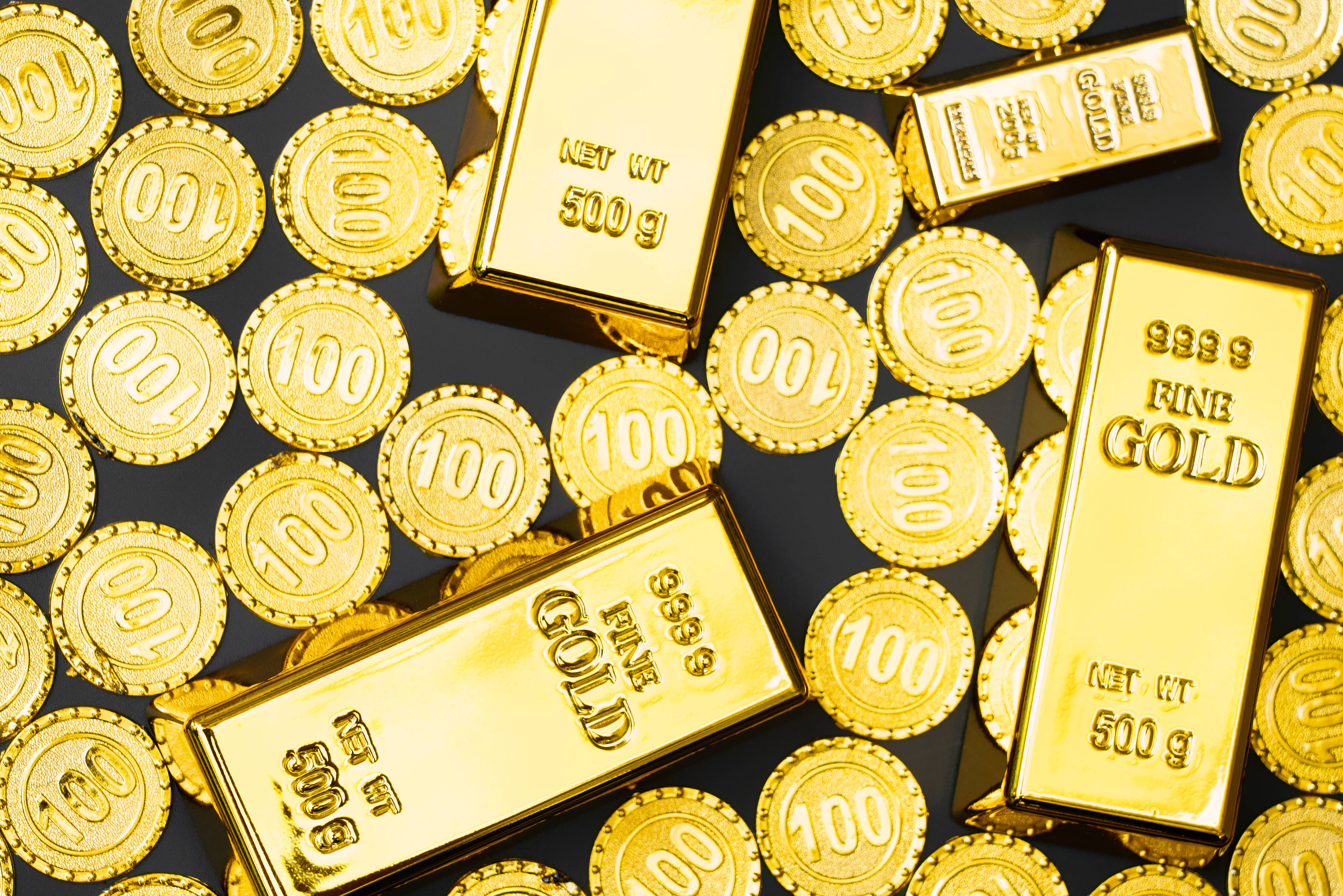 中东冲突骤然升级，黄金涨破5400美元、原油暴涨13%